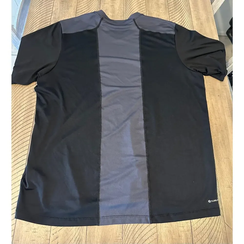 The North Face FlashDry Black Gray Short Sleeve T-Shirt Men's XL Athletic V-Neck